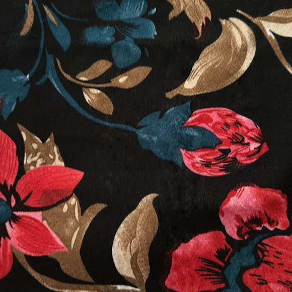 Gorgeous floral printed body suit - Picture 8 of 8